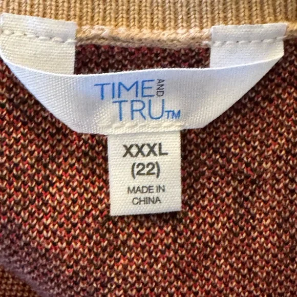 Leopard print sweater featuring a red heart 
Plus size XXXL/22 - Picture 4 of 6